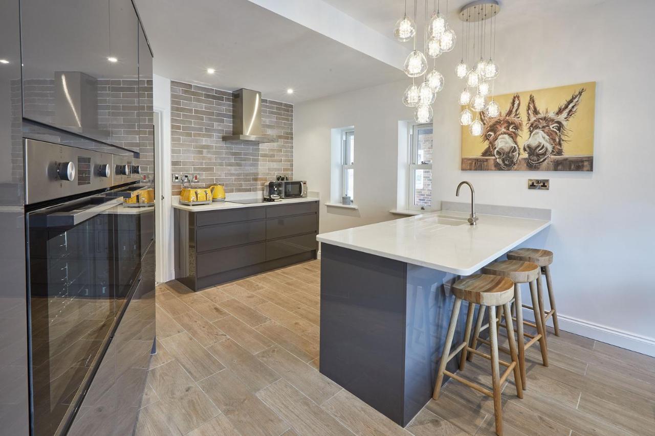 Host & - Hoggarth House *